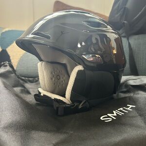 SMITH women’s ski helmet